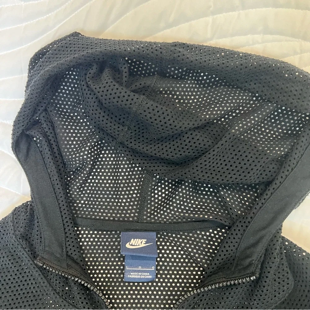 Nike Black Mesh Hoodie with White Logo on Chest Size L - Picture 3 of 7
